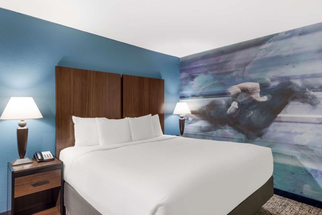 Best Western Winners Circle Hot Springs Ngoại thất bức ảnh