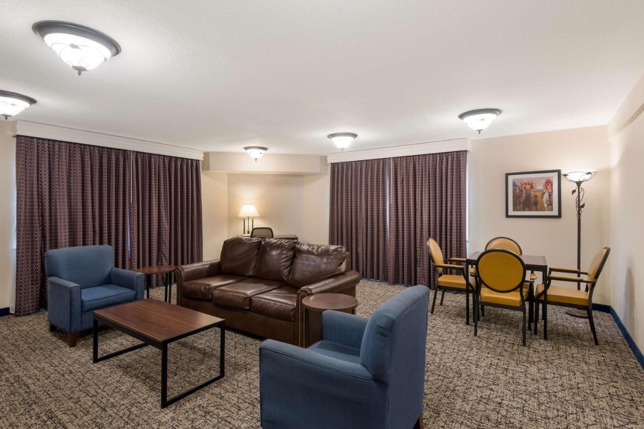 Best Western Winners Circle Hot Springs Ngoại thất bức ảnh