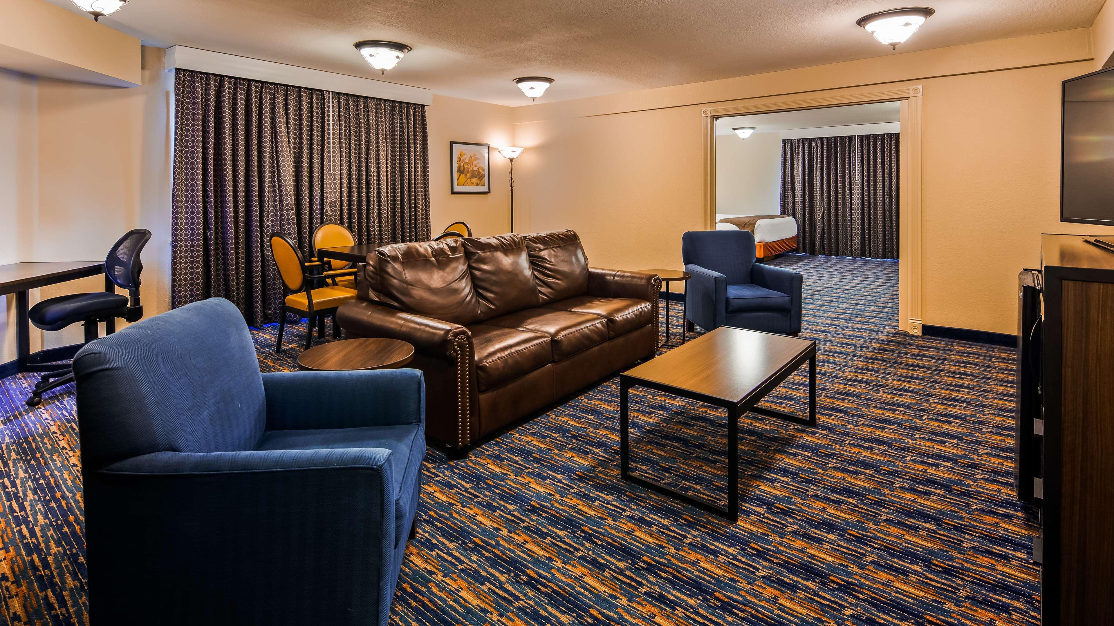 Best Western Winners Circle Hot Springs Ngoại thất bức ảnh