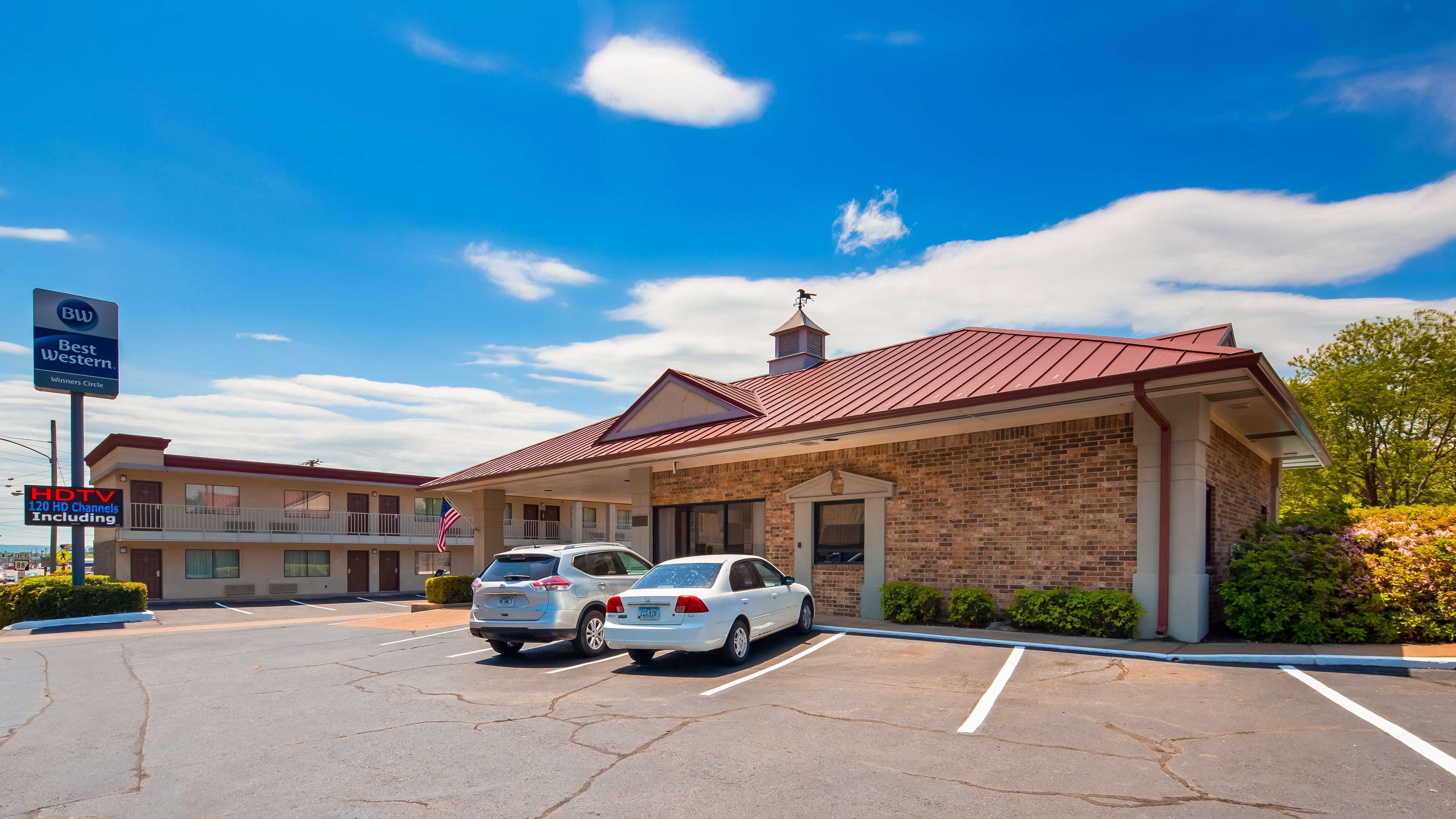 Best Western Winners Circle Hot Springs Ngoại thất bức ảnh