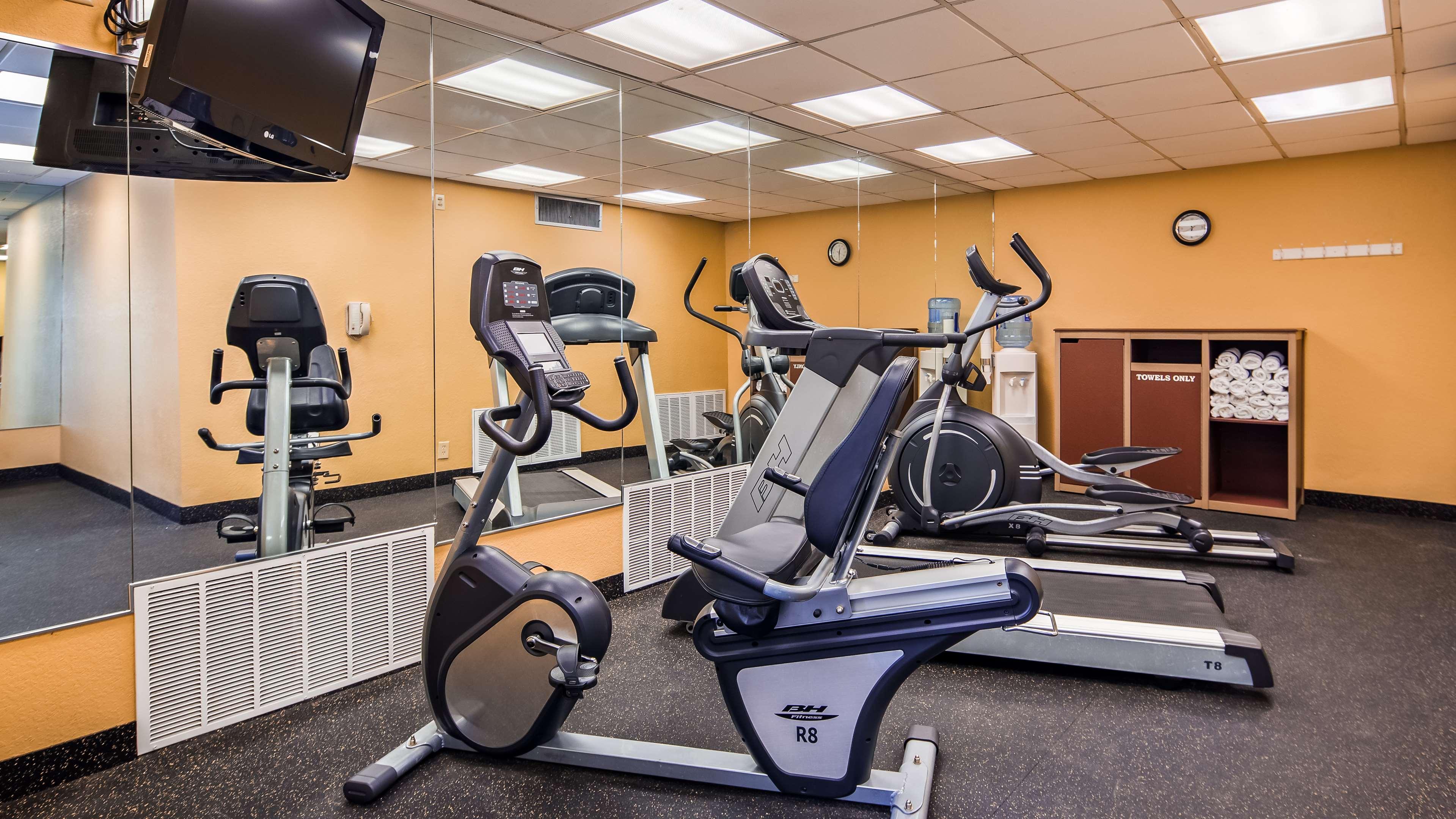Best Western Winners Circle Hot Springs Ngoại thất bức ảnh