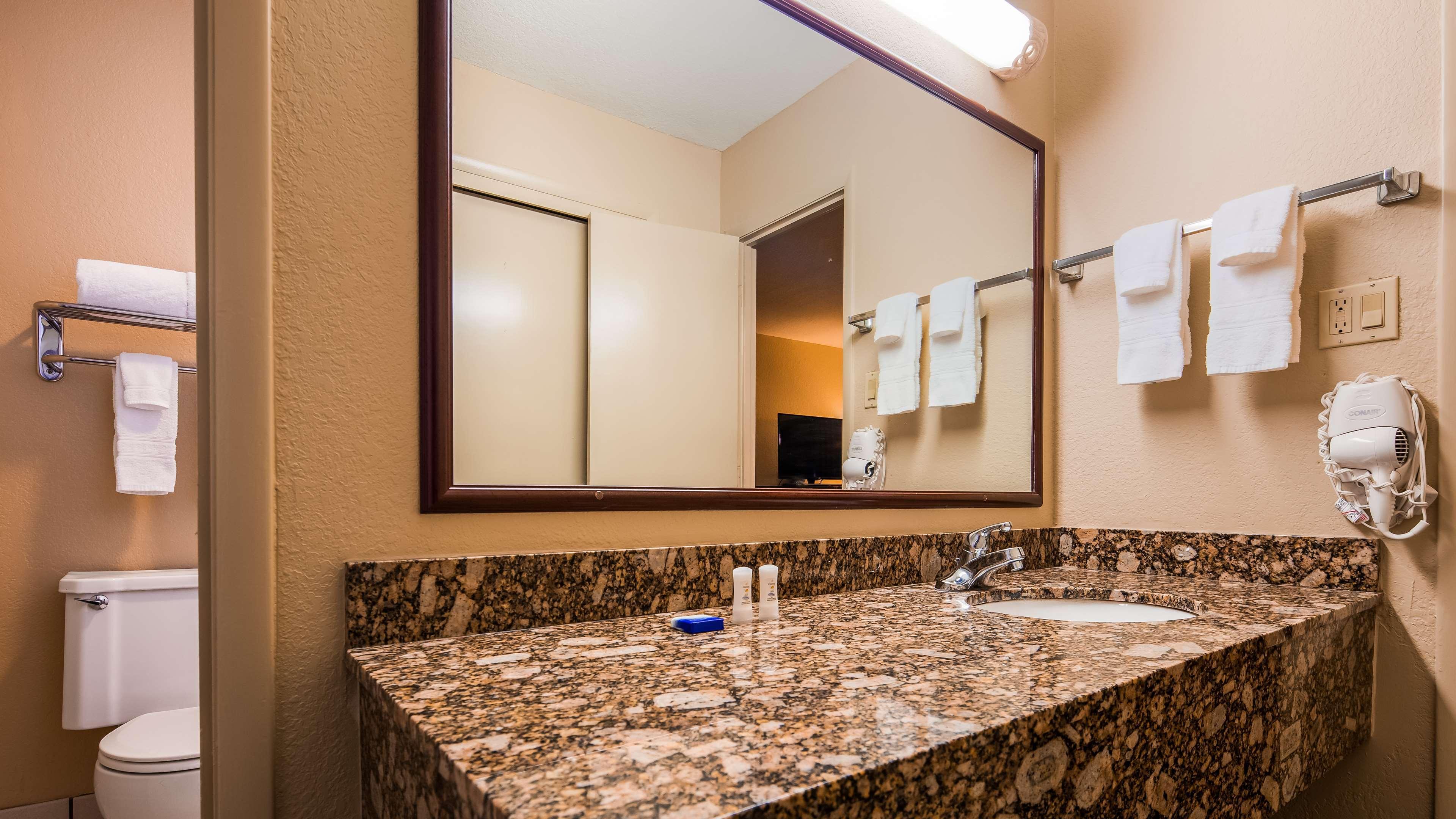 Best Western Winners Circle Hot Springs Ngoại thất bức ảnh