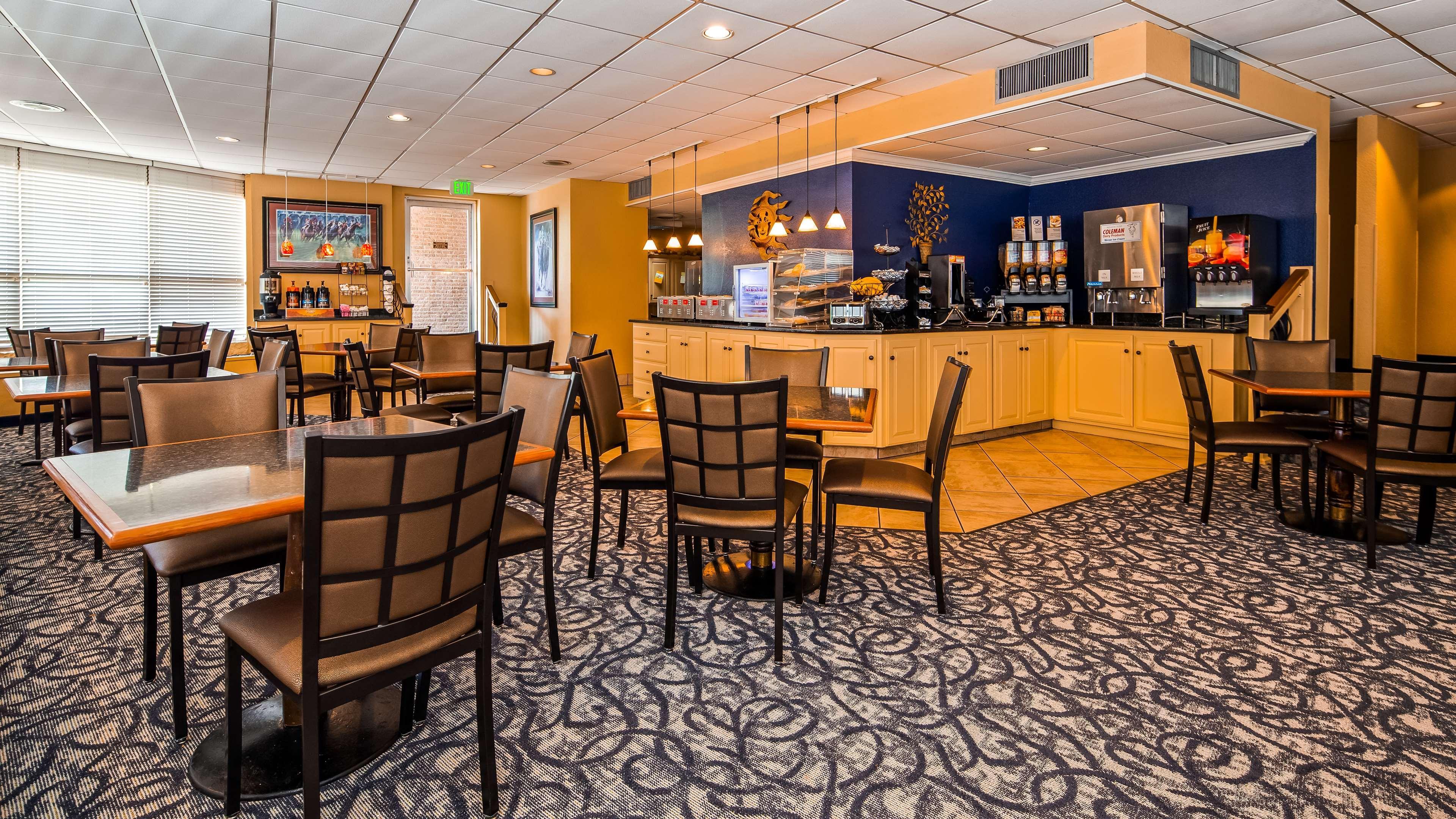 Best Western Winners Circle Hot Springs Ngoại thất bức ảnh