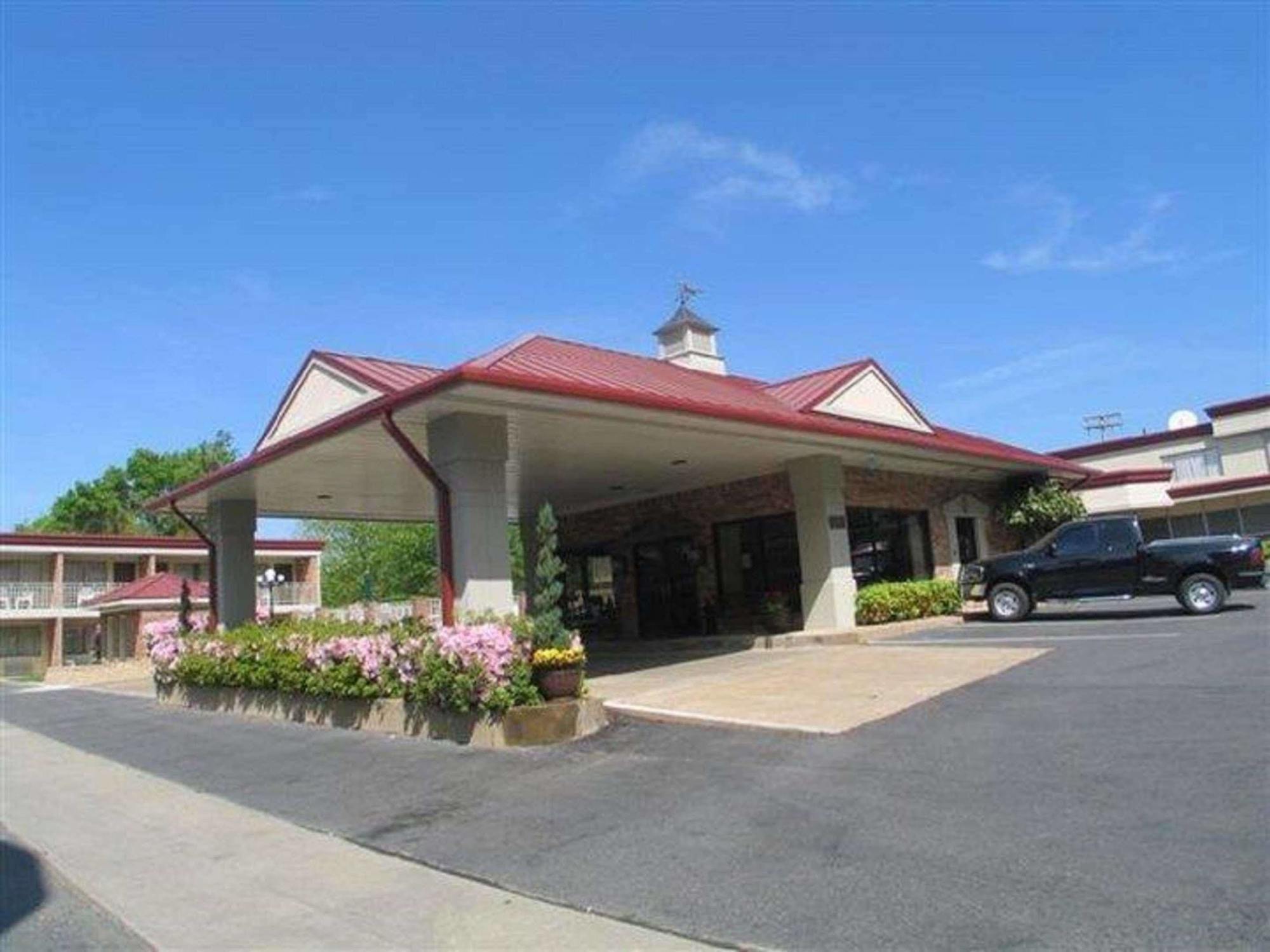 Best Western Winners Circle Hot Springs Ngoại thất bức ảnh
