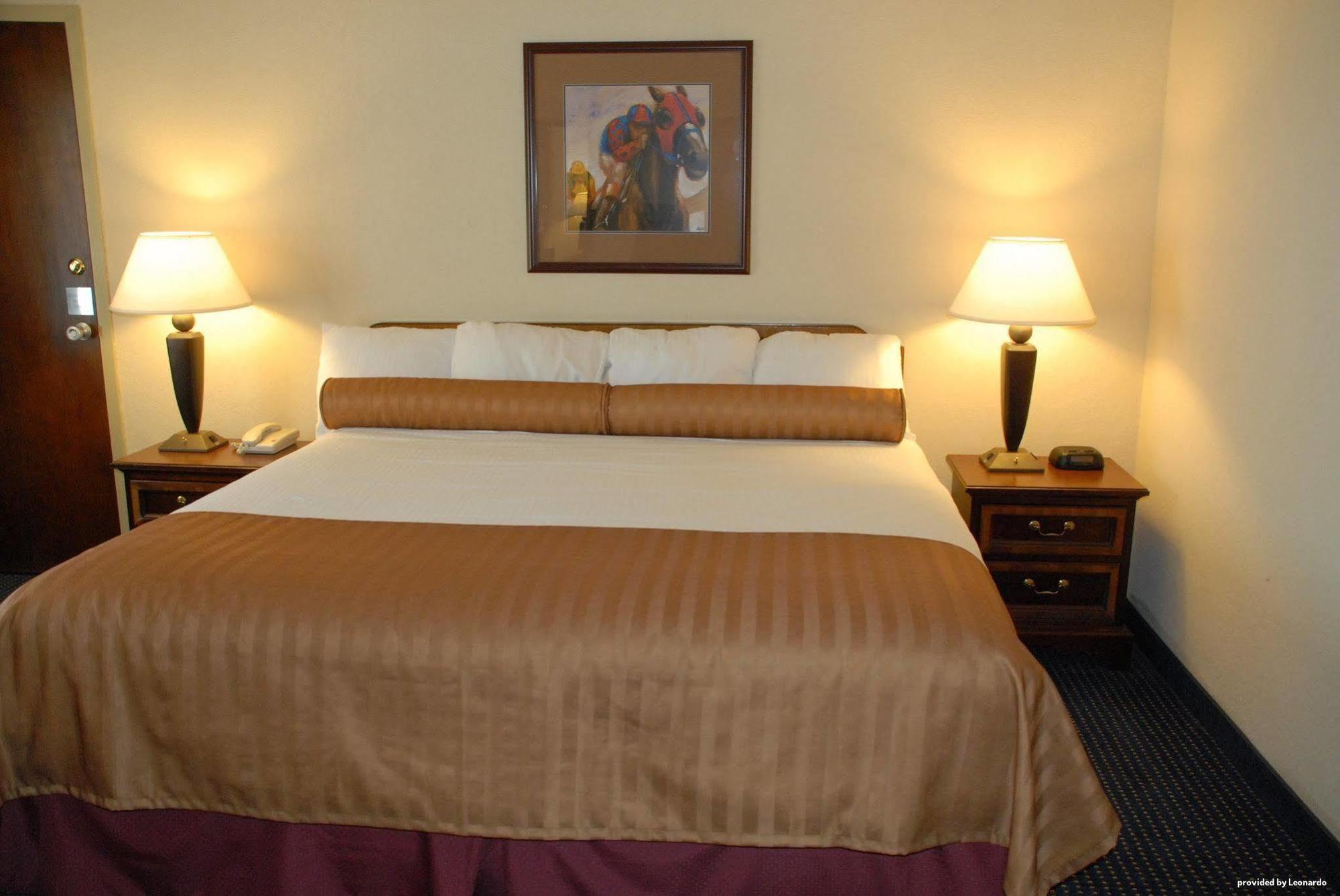 Best Western Winners Circle Hot Springs Ngoại thất bức ảnh