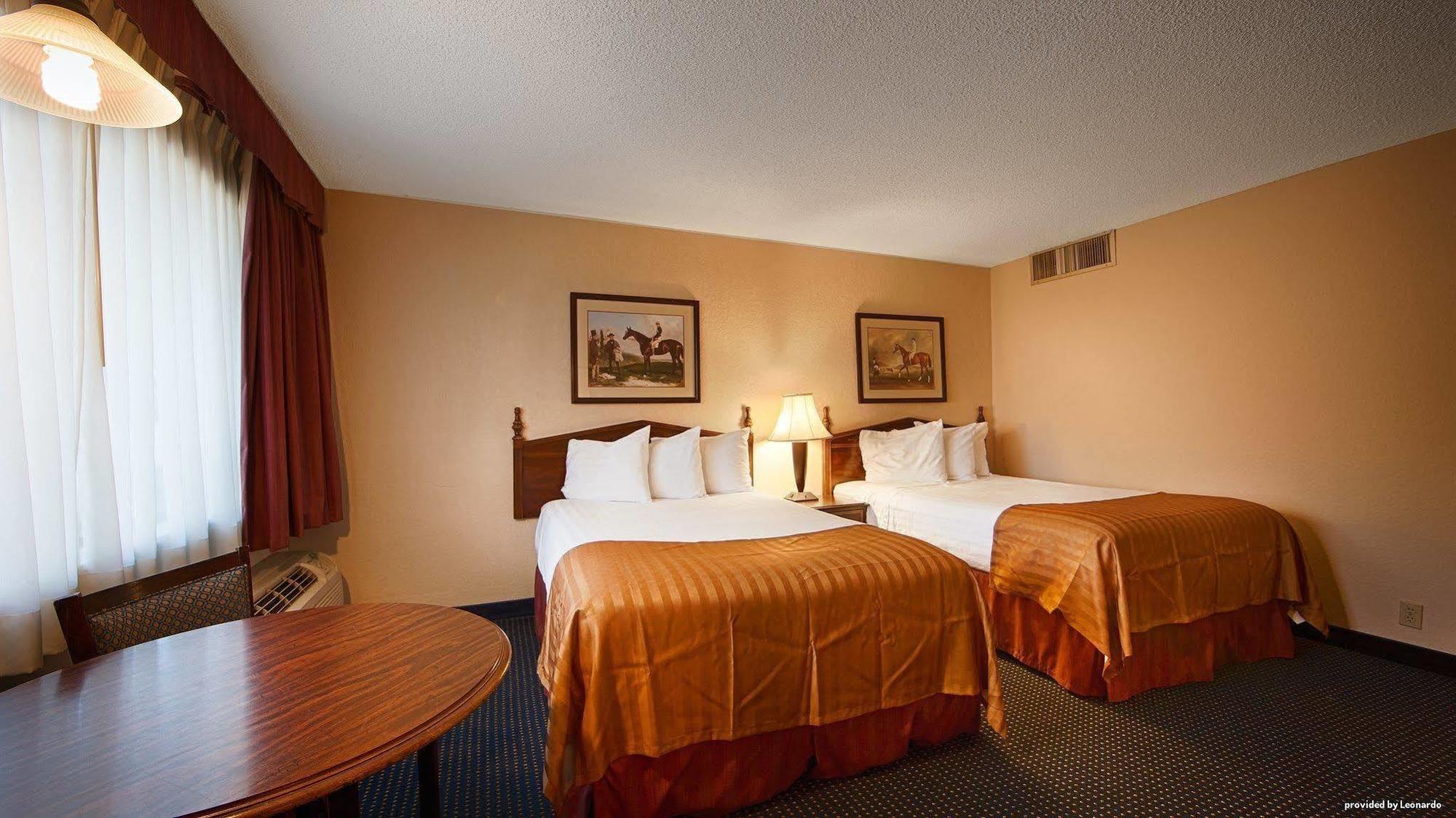 Best Western Winners Circle Hot Springs Ngoại thất bức ảnh